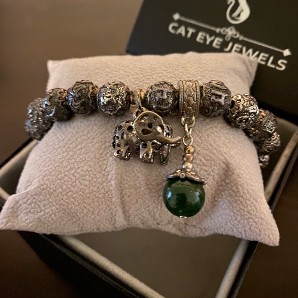 Tibetan Silver Elephant Charm Bracelet Green Bead Stretch Bracelet Gift - Picture 3 of 3